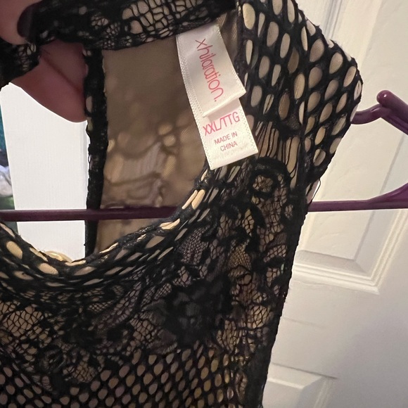 Lace dress - Picture 4 of 4